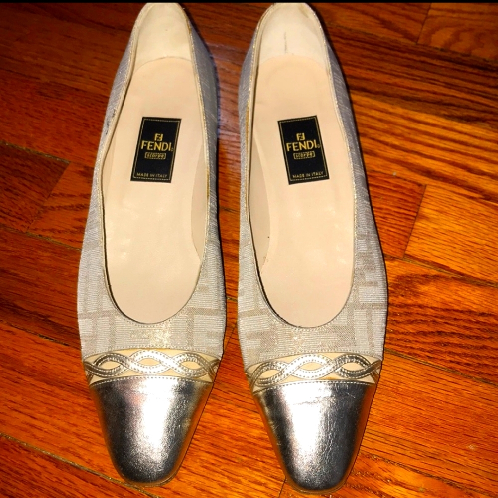 AUTHENTIC fendi flats (fit like an 8 1/2)